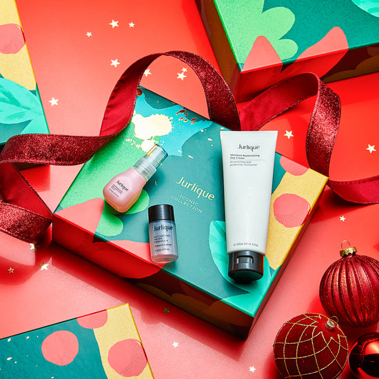 Jurlique - [CHRISTMAS GIFT GUIDE] For the Skincare Junkie, you could not go  wrong with our Rose Moisture Plus Essentials set. Give the gift of radiance  with our refresh-and-hydrate antioxidant ritual. Suitable