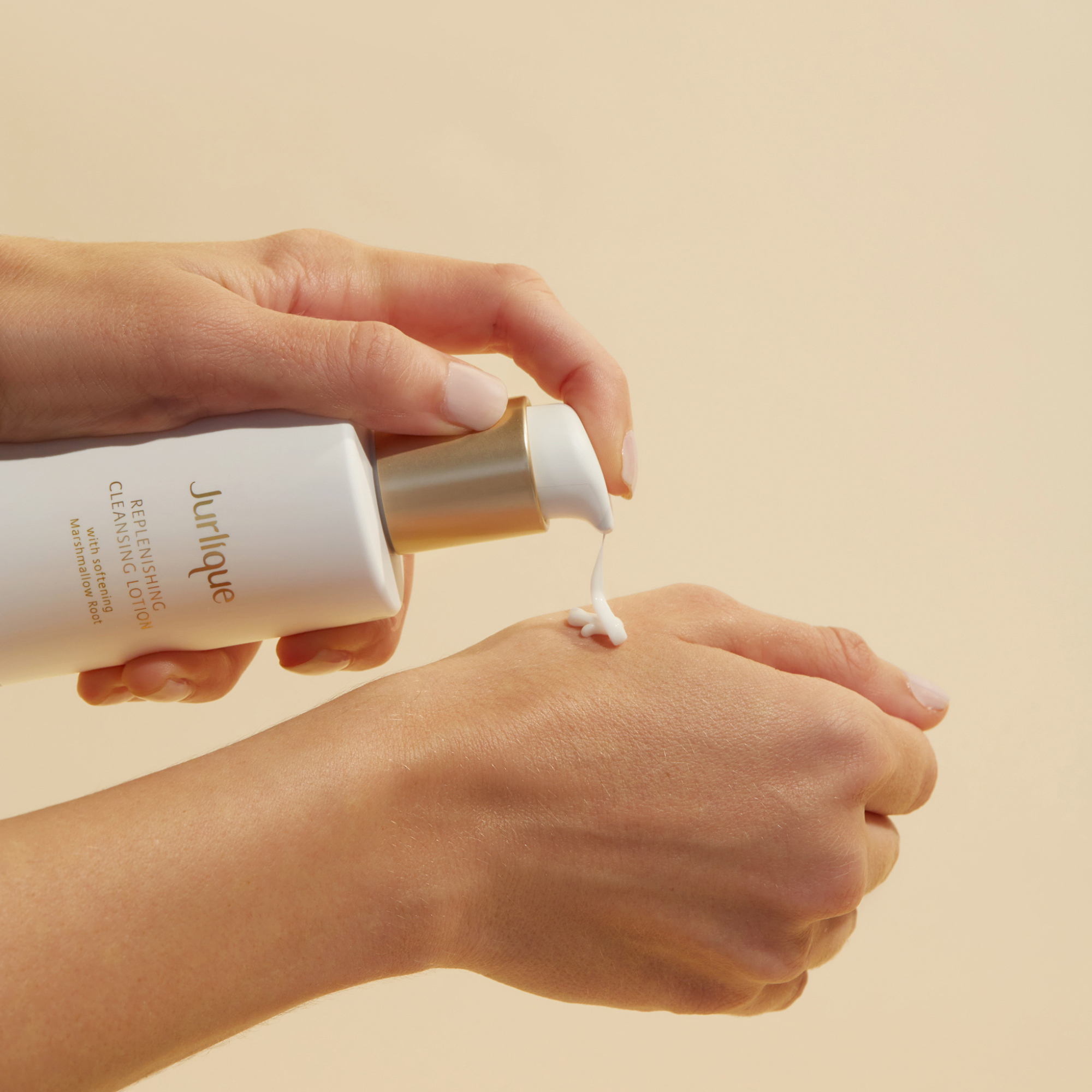 Replenishing Cleansing Lotion 10